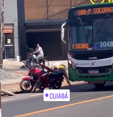 Cidadãos largam de suas moto e brigam em Cuiabá; Vídeo