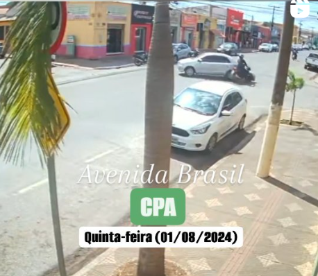 Colisão entre moto e carro na av. Brasil, no CPA; Vídeo