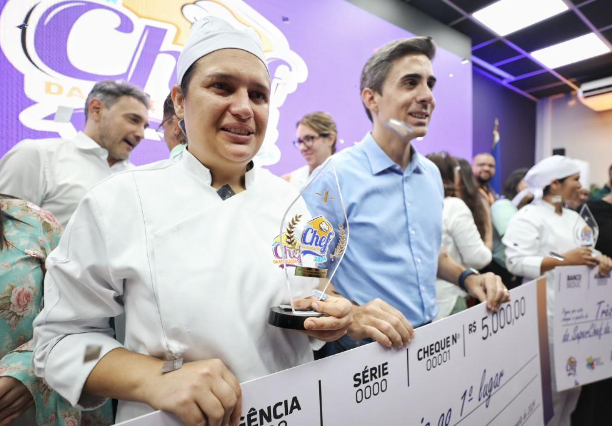 Vencedora do SuperChef 2024 da Educação