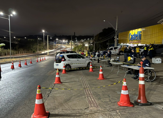 11 motoristas embriagados são detidos neste domingo (25)