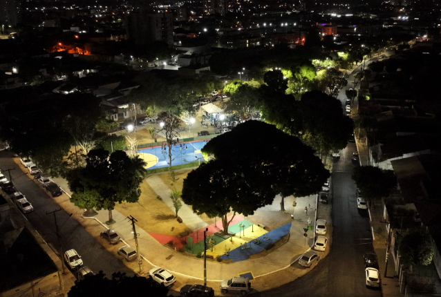 Praça é entregue no bairro Jardim Tropical, em Cuiabá