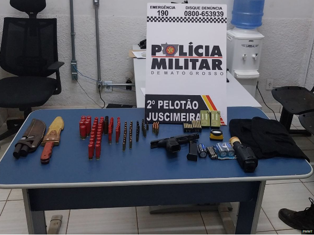 Mulher é presa com pistola e 185 munições de armas