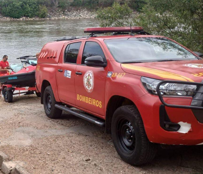 Bombeiros localizam corpos de crianças no Rio Cuiabá