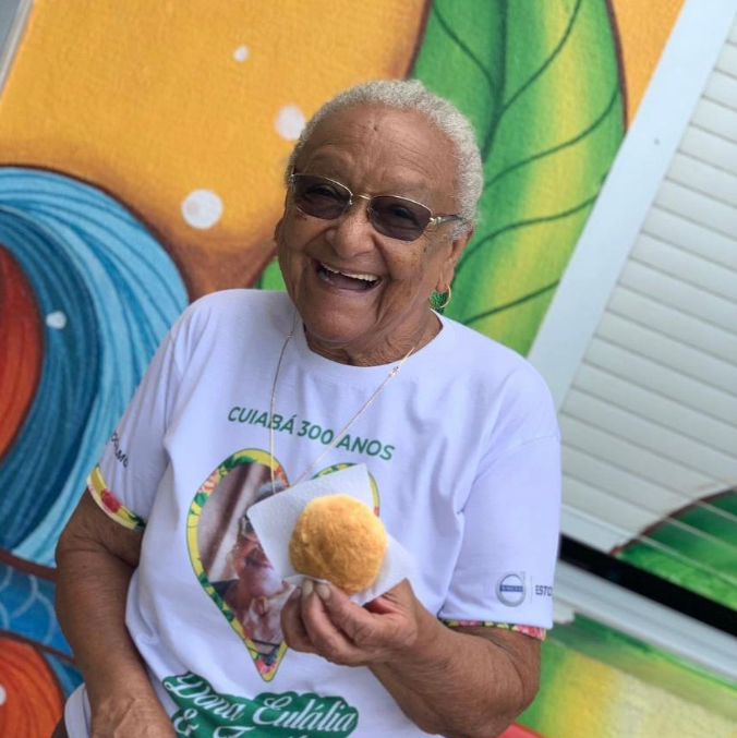 Dona Eulália, ‘figura do bolo de arroz’, falece em Cuiabá