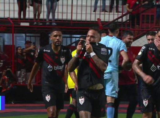 Brasileirão: Atlético-GO vence Atlético-MG